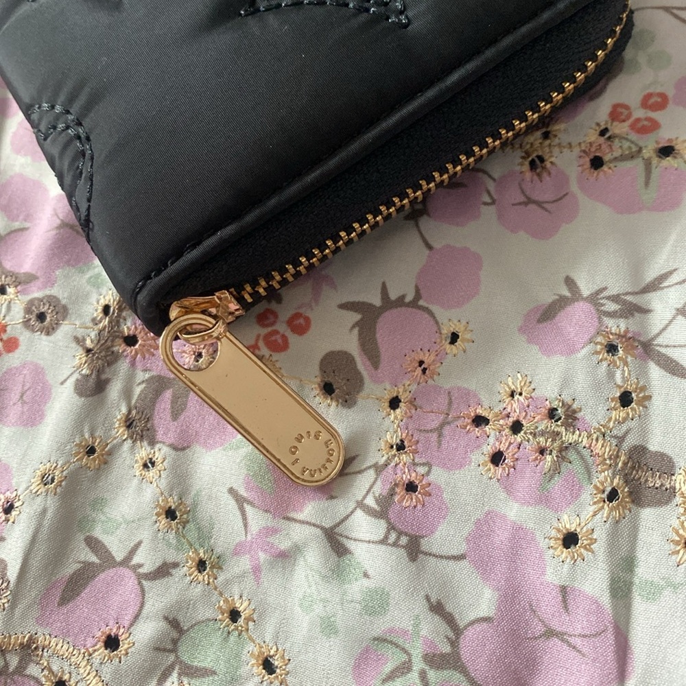 Louis Vuitton Black Zipper Clutch Wallet - Picture 3 of 8